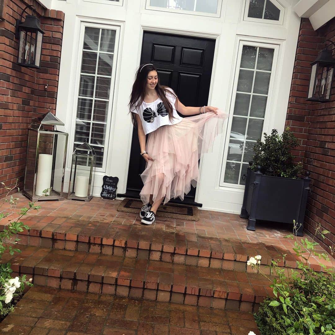 カンディー・ジョンソンさんのインスタグラム写真 - (カンディー・ジョンソンInstagram)「Happiest Birthday to my beautiful, Alani, who turns 15 today!! Since your last birthday you have gotten: *taller than me *your braces off *a bigger shoe size than me *to go to Japan on an art trip with your school *to be in a musical *almost through your entire Freshman year! She is sweet, kind, caring, unique and an incredibly creative soul that’s always creating, drawing, painting, making cool accessories, jewelry or little sculptures AND she’s an amazing photographer and has the cutest style! And we will have a super-party next year, especially because she’ll be Sweet 16!!!! I love you my baby @alani.shay ❤️💕😘 #HappyBirthday」4月26日 9時17分 - kandeejohnson