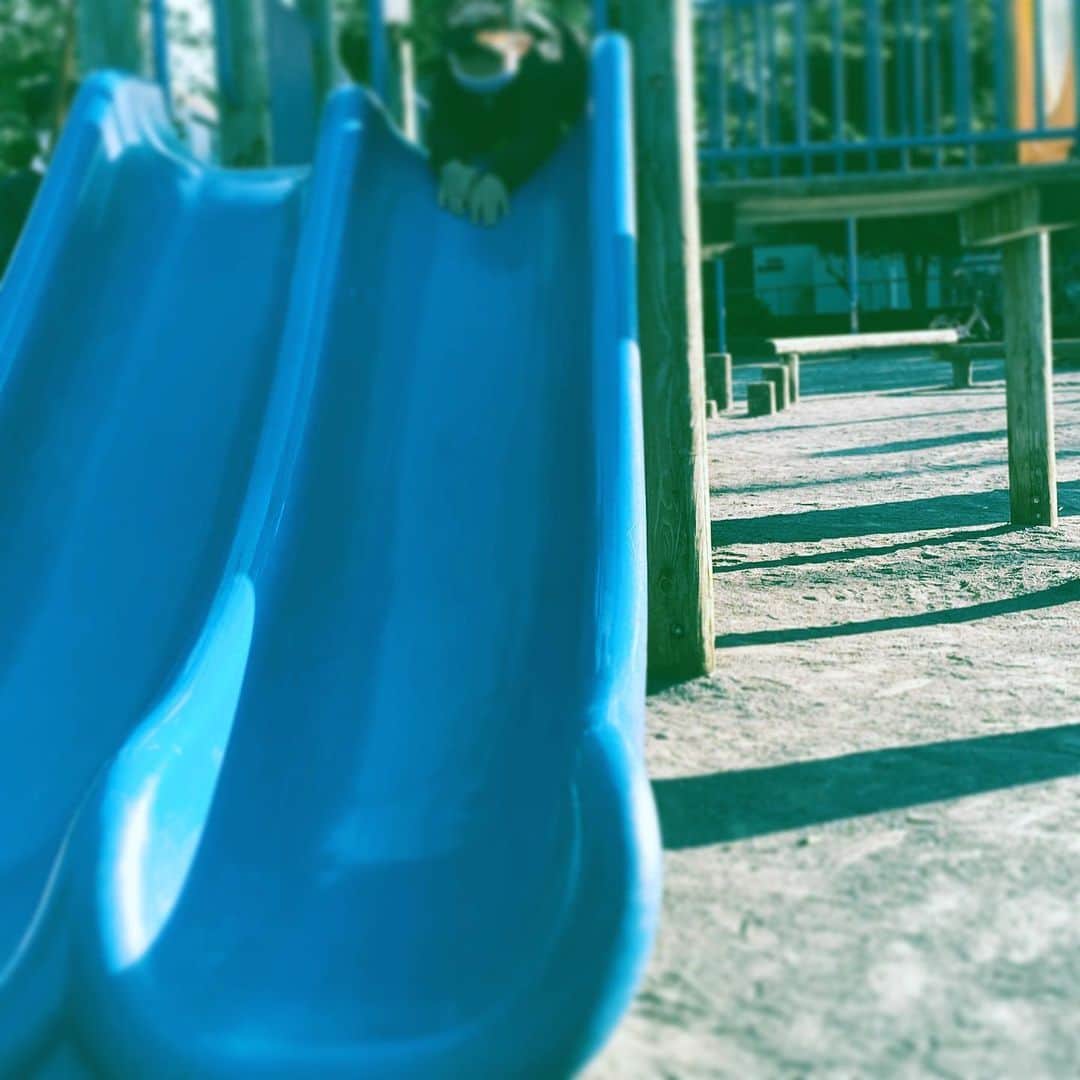 中野敬久さんのインスタグラム写真 - (中野敬久Instagram)「#あの#公園 #ではない #さかさ#park #upsidedown #slider」4月26日 9時48分 - hirohisanakano