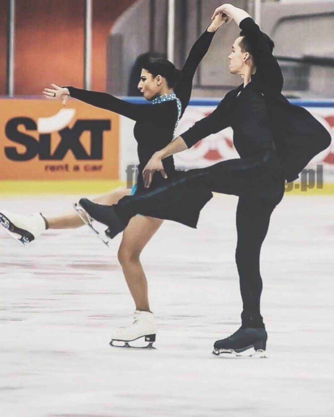 シャンテル・ケリーのインスタグラム：「Miss this #sweetdreams #owia #isa #isq #teamAUS #icedance #cantwaittobeback」