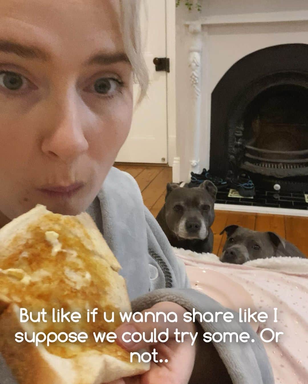 DARREN&PHILLIPさんのインスタグラム写真 - (DARREN&PHILLIPInstagram)「Not being dramatic or any fing but like today is de worst day of our lives and it’s only 11am somebody pls dial animal services and somebody else please dial dominos it’s a matter of urgency」4月26日 10時33分 - the_blueboys