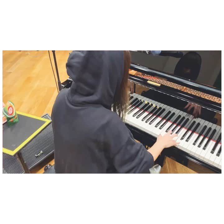 のインスタグラム：「紅蓮華/LiSA  AIO　#piano #遊び #紅蓮華 #lisa #気合い #いれて #籠る #stayhome」