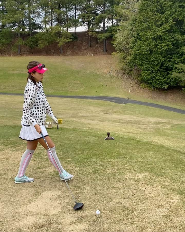 原田怜奈のインスタグラム：「ある日のスイング⛳️ 最近天気が凄くいいね🥰 今の時期を 無駄にしないように コツコツと😌 . . . . #女子ゴルフ　#ゴルファー」