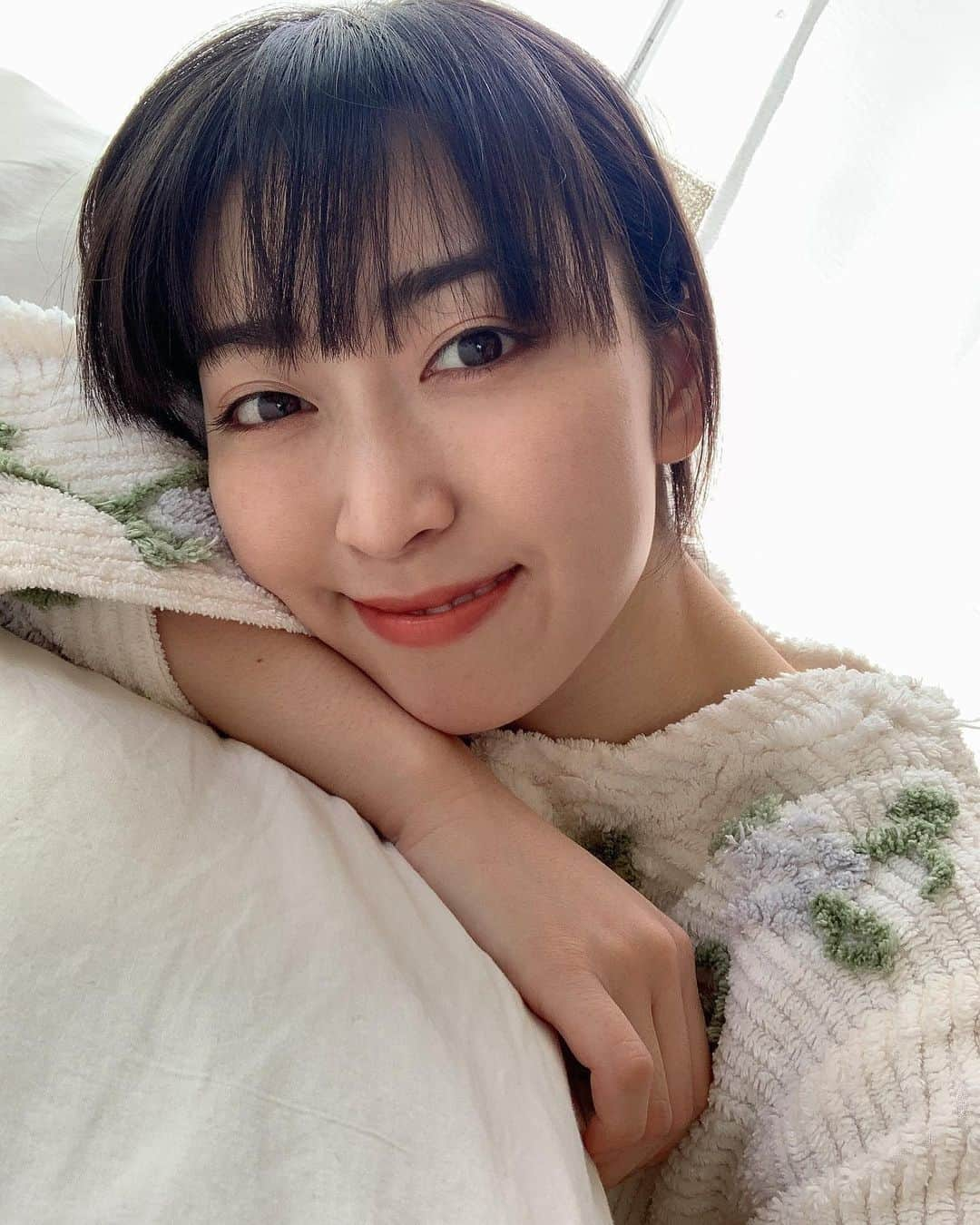 中里亜美さんのインスタグラム写真 - (中里亜美Instagram)「さわやかな日曜〜🌿 #beautifulsunday」4月26日 11時28分 - __ami__go__