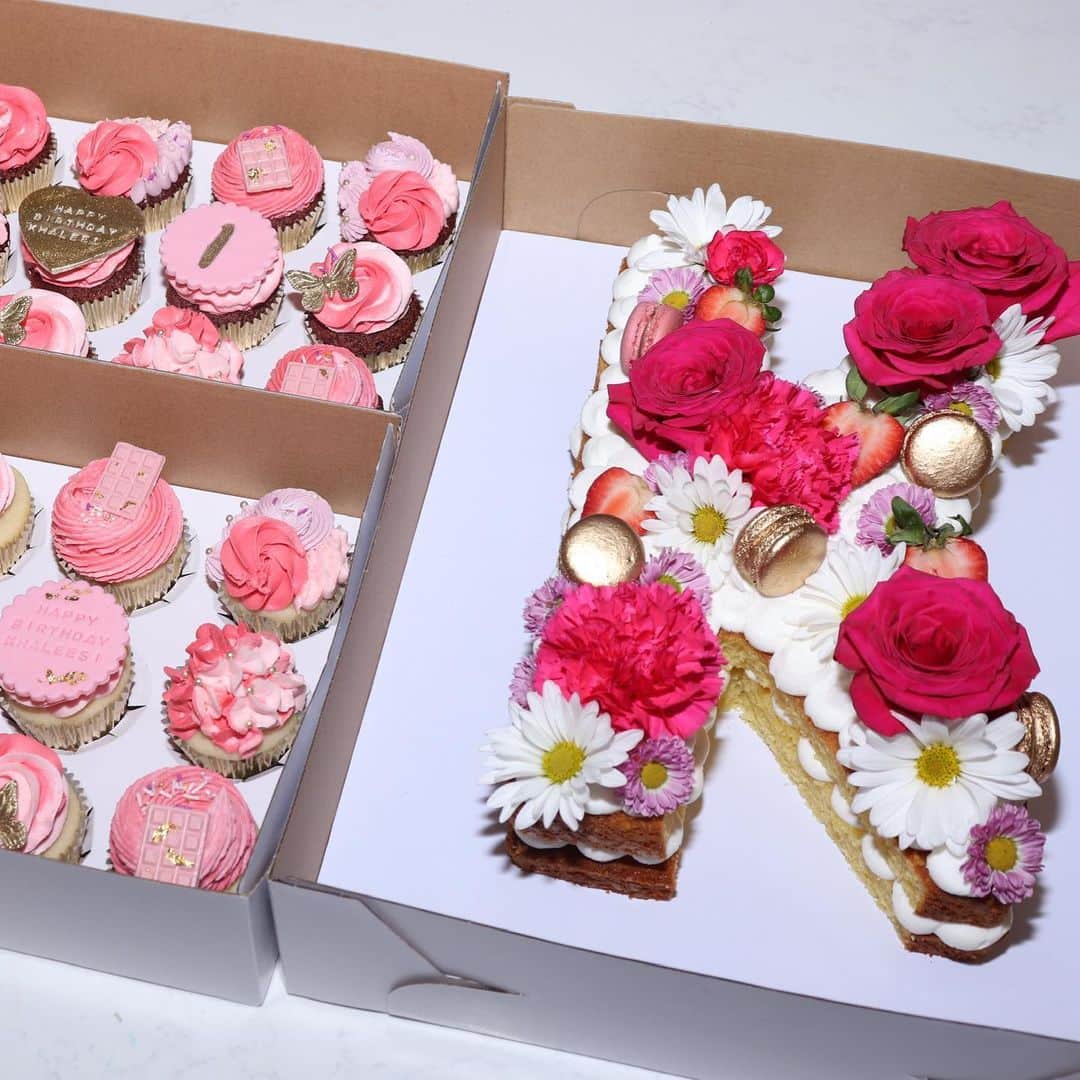 Lira Mercerさんのインスタグラム写真 - (Lira MercerInstagram)「Thanks to Everyone who was apart of K’s special day !! 💕💕 @balloonswow  Cupcakes: @sugarstoneco  K’s Cake: @arehelycakes  K’s Outfit: @jurrialc」4月26日 12時00分 - lira_galore