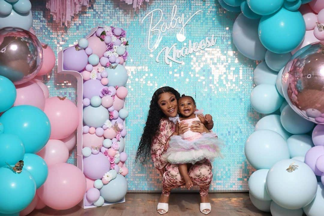 Lira Mercerさんのインスタグラム写真 - (Lira MercerInstagram)「Khaleesi turns 1 💕 Happy Birthday Beauty 🎁 @macbphotography」4月26日 11時54分 - lira_galore