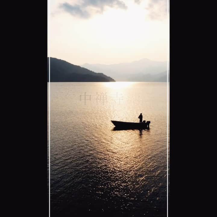 のインスタグラム：「《今から旅行の計画をしよう🌈》栃木県日光市•中禅寺湖　@simplestnikko  美しい山に囲まれた湖、 中禅寺湖を一望できる最高のロケーションに位置するリーズナブルなステイが叶う。 #シンプレスト日光 ここ中禅寺湖は、日本のスイスと言われる自然溢れる美しい場所。 #二荒山神社　#華厳の滝　#立木観音」