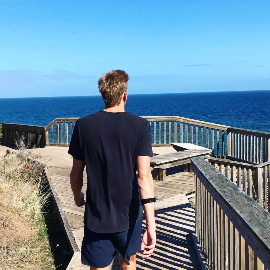 トラビス・マホーニーのインスタグラム：「Salubrious 😎」