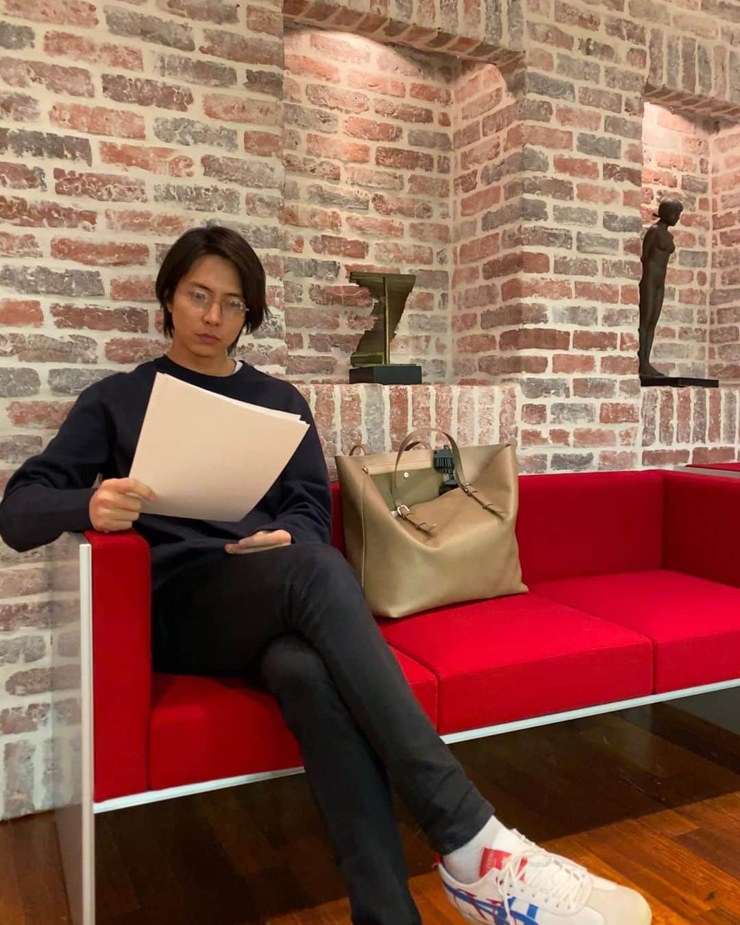 山下智久さんのインスタグラム写真 - (山下智久Instagram)「昨日の生放送ラジオの収録にて👍🏻 I had live radio show yesterday 👍🏻」4月26日 13時35分 - tomo.y9