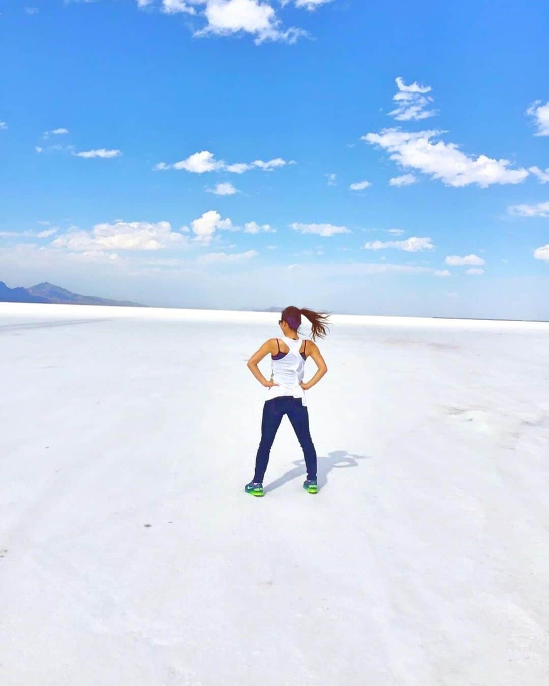 北村彩乃のインスタグラム：「#throwback #振り返り . 📍SALT FLATS, Utah, USA 🇺🇸 . 早く色んな所に行きた〜い😫🙌 . . #bonnevillesaltflats #saltflats #utahgram #instaphotography #travelphotography #travelholic #instatravel #utahphotography #worldtraveler #photoftheday #canonphotography #タビジョと繋がりたい #旅行好き女子 #海外旅行好きな人と繋がりたい #旅したくなるフォト #旅スタグラム #ソルトフラッツ #ユタ州 #世界の絶景 #アナザースカイ #カメラ初心者の人と繋がりたい #アメリカ旅行」