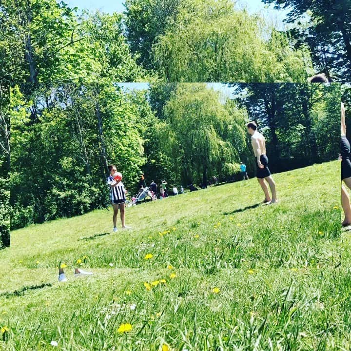 Lina Magullのインスタグラム：「Den freien Sonntag auch mal wieder  genießen und n bissl daddeln #enjoylife #staypositive☀️⚽️❤️」