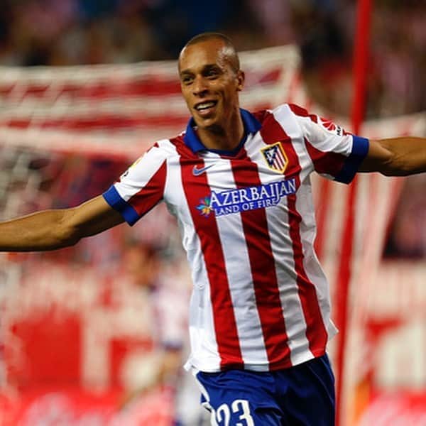 ミランダのインスタグラム：「117 años de orgullo  y pasión. Felicidades @atleticodemadrid」