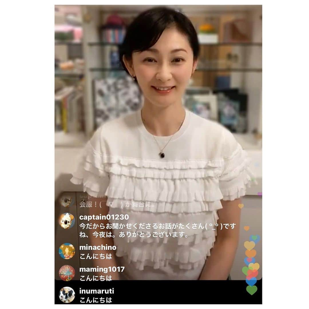 風花舞さんのインスタグラム写真 - (風花舞Instagram)「2回目のインスタライブご視聴くださった皆様、ありがとうございました。 またもやすべての質問にお答えする前にタイムリミット(´•̥ ̯ •̥`) ということで、5/3(日)21:00〜3度目のインスタライブをすることになりました。  来週、事前質問をすべてお答えし終えると思うので、それからはリアルタイムコメントを通して配信できればいいなと思っています。また前日にお知らせします。  訂正 CAN-CANの回る位置、グランフェッテは、盆線の内側から中央のセリ線までの間で回っていて、 盆線より前は、大劇場のときの最後のピケ一直線のときでした。←あとで思い返してフェッテもう少し後ろだったような‥と。でも盆線にものすごく注意していた記憶があるのでたぶんこれが正解。 すみません、もう20年以上前のことなので😅  どちらにしてもフェッテの時は、盆線にもセリ線にも乗らない場所で、両サイドに娘役さんたちが通っているのでセンターから移動せず回らなくてはいけないので、狭いスペースであるには違いないのですが‥💦 ピケも後半フラフラなときに、右へヨロつけば盆線、左にヨロつけばオケボックスという状況だったので、 いずれにせよあのナンバーはスリルと背中合わせで楽しさを表現していたのには代わりはありませんが😅  #風花舞#インスタライブ#2回目#少し#慣れた#緊張したけど#楽しかった#また来週」4月27日 2時33分 - kazahanamai_official