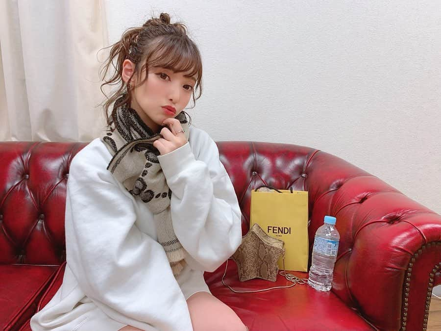 引地裕美さんのインスタグラム写真 - (引地裕美Instagram)「スワイプしてね❣️➠➠➠ . . ふわふわお団子アレンジ🍡 . アップスタイルが好きなんだけど レパートリーがない😛🌼🌼 . . #引地裕美 #モデル #rq #レースクイーン #얼스타그램 #照片 #粉我 #ゆうみ服 #패션스타그램 #데일리코디 #패션 #时装 #ヘアアレンジ」4月26日 17時33分 - yuumihikichi