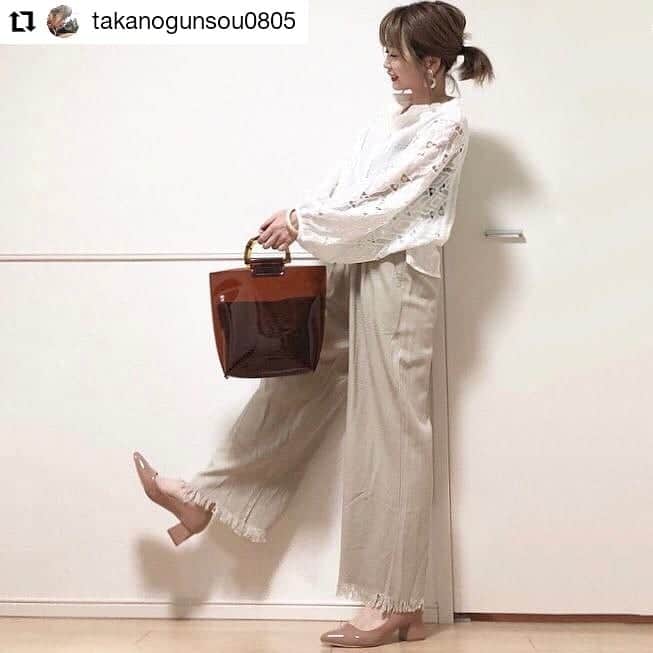 ハニーズ公式さんのインスタグラム写真 - (ハニーズ公式Instagram)「#Repost @takanogunsou0805﻿ • • • • • •﻿ ﻿ 225-121-7028 ⑧ブラウン﻿ 『PVCポーチ付トート』￥2,280﻿ ﻿ @takanogunsou0805さんの投稿です。﻿ 素敵な投稿ありがとうございます。﻿ ﻿ • • • • • •﻿ ﻿ ﻿ ﻿ この季節がやってくるぅーーーーっ‼️﻿ ﻿ 毎年買っちゃうPVCバッグ‼️﻿ ﻿ 今年は、﻿ ▶️ @honeysofficial ◀️﻿ PVCポーチ付トート💕﻿ カラー→ブラウン﻿ ﻿ べっ甲ハンドルにブラウンなPVC‼️﻿ ﻿ 可愛い❤️﻿ ヨダレでるよ⁉️﻿ ﻿ ポーチ付きなんも嬉しい🥺💕﻿ ﻿ ﻿ ﻿ ﻿ ﻿ #淡色コーデ #ベージュコーデ ﻿ #裾フリンジパンツ #フリンジパンツ #ゆるパンツ  #crisp_style #クリスプ #crisp﻿ #バルーン袖 #バルーンスリーブ #バルーンスリーブブラウス #バルーン袖ブラウス ﻿ #arholiday #アンティローザホリデー #auntierosaholiday #arh #arh_ootd﻿ #pvcバッグ #べっ甲ハンドル #ハニーズ #pr #honeys #ハニーズコーデ ﻿ #パンプス #ポインテッドトゥ #エナメルパンプス #viviancollection #vivianコーデ﻿ #wear更新 🙄」4月26日 17時44分 - honeysofficial