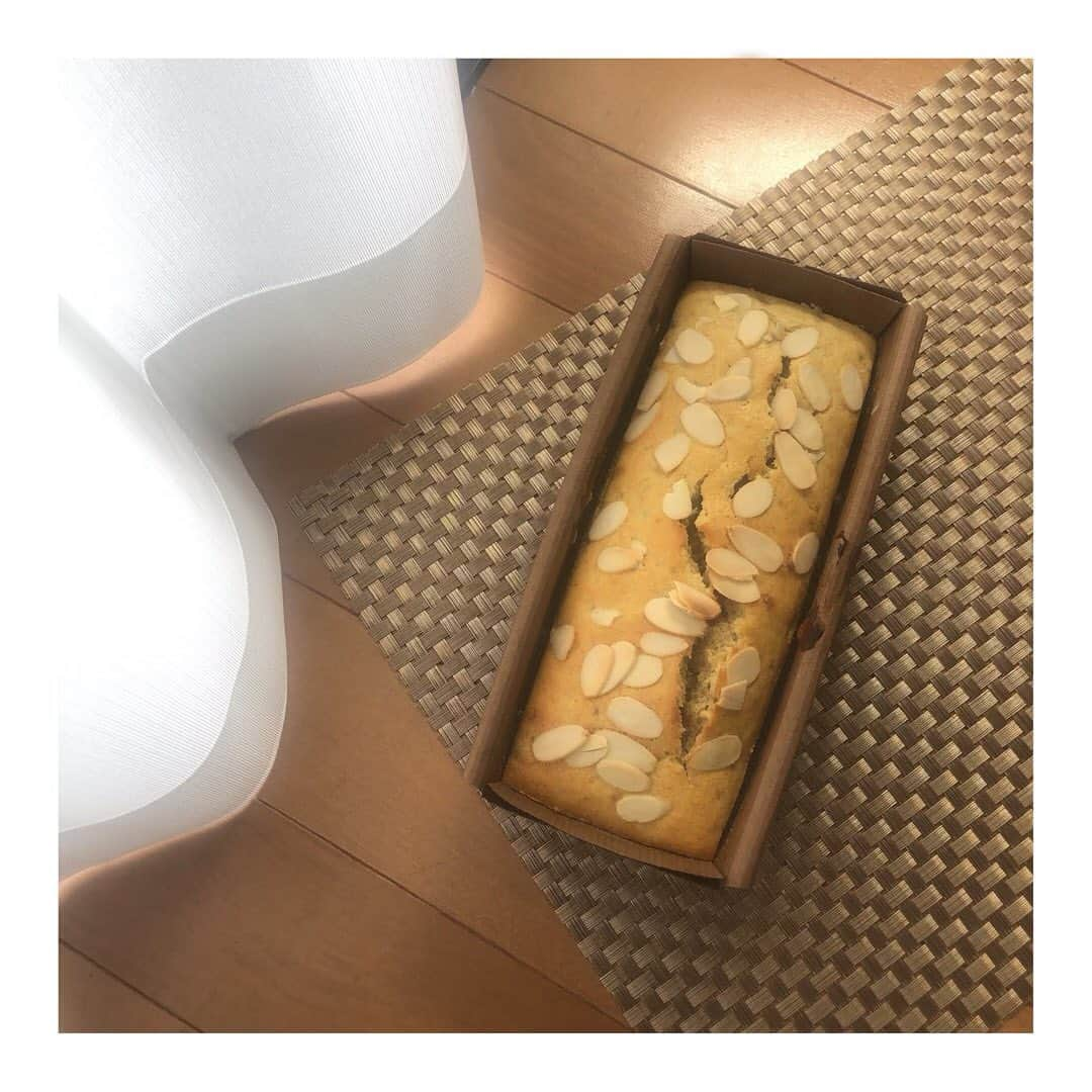 山本亜依さんのインスタグラム写真 - (山本亜依Instagram)「. 完熟バナナを使って、 パウンドケーキを作りました☺️ 美味しく作れて大満足💮 #お家カフェ#お家時間#手作りお菓子」4月26日 17時52分 - ai__yamamoto_