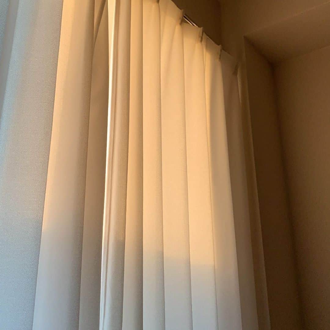 古田愛理さんのインスタグラム写真 - (古田愛理Instagram)「18時ぐらいのお部屋の日差しが いい感じだった🌆」4月26日 17時55分 - airi_furuta