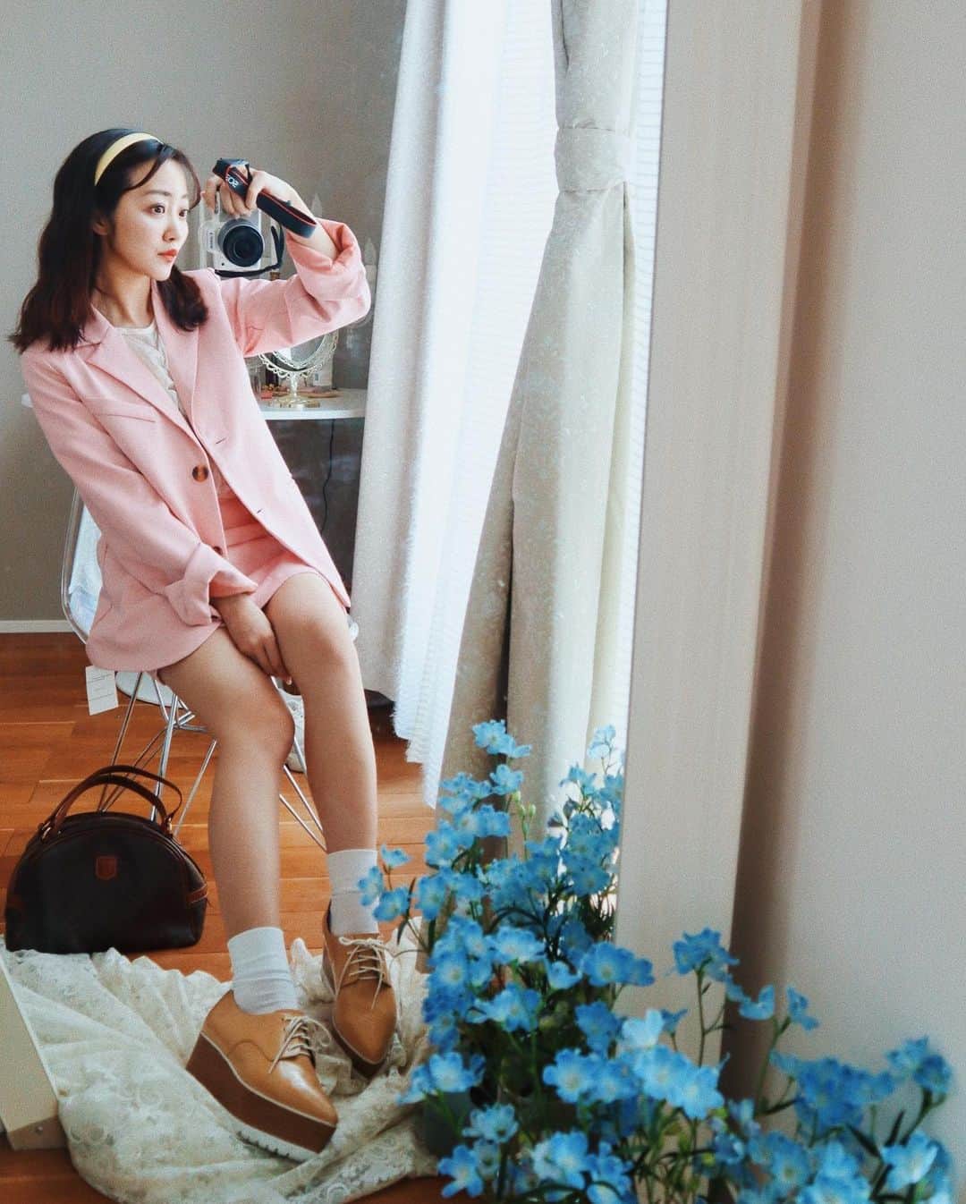 中島絢乃さんのインスタグラム写真 - (中島絢乃Instagram)「💕🍩💝﻿ ﻿ ﻿ ﻿ なかなか﻿ 新しいお洋服を着る機会がこないので、﻿ 今日はお部屋の中で﻿ 思う存分着てみたよ！😍🦋🌈👗﻿ ﻿ ﻿ ﻿ 着回したのは﻿ #stella_tokyo (@stella___tokyo )の﻿ ピンクの#セットアップ です👖💘﻿ ﻿ ﻿ おまけとして#ディズニーコーデ も﻿ 撮ろうと思ったんだけど、﻿ 結局時間あるから動画にしちゃった！笑﻿ かなり短いけどよかったらみてね😊✨﻿ ﻿ ﻿ ﻿ ﻿ セットアップって﻿ 上下別でも使えるからいいよねー！！👀🌈💘﻿ ﻿ ❤︎❤︎❤︎❤︎❤︎❤︎❤︎❤︎❤︎❤︎❤︎❤︎❤︎❤︎❤︎❤︎﻿ #disneysisters_jp #inmyroombyayanon」4月26日 17時57分 - nakajima_ayano