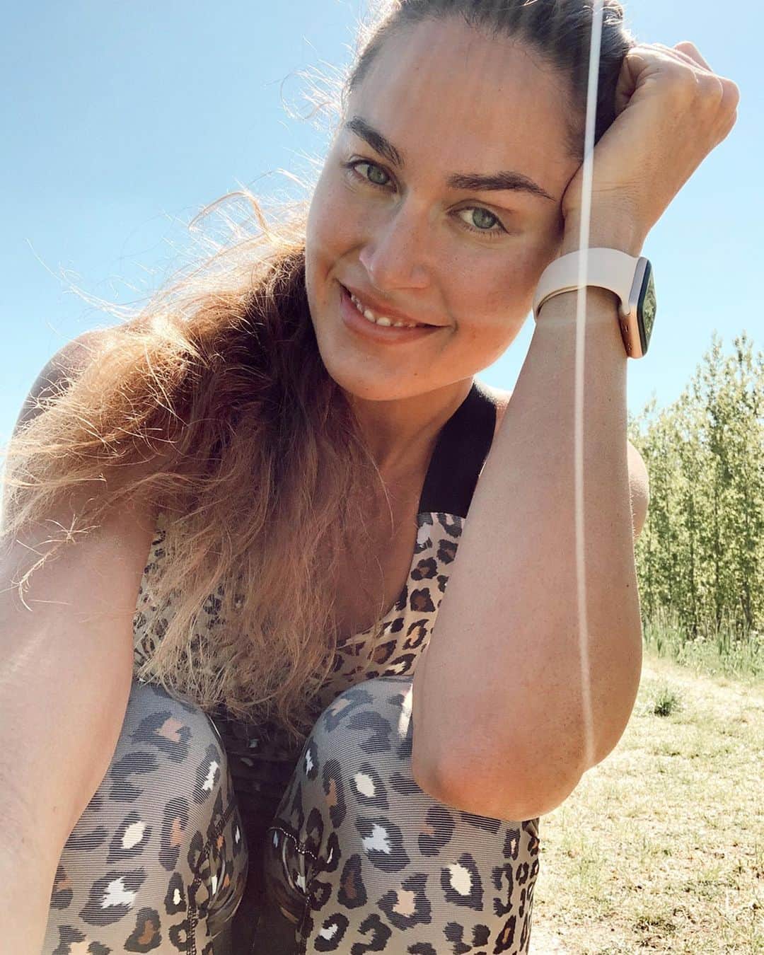 ズザンナ・ヤカボスのインスタグラム：「hi 😽」