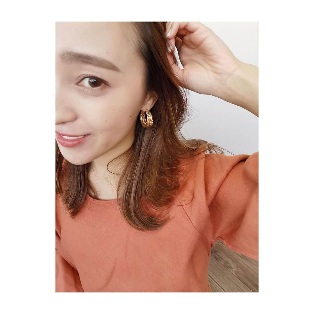 田代裕美恵さんのインスタグラム写真 - (田代裕美恵Instagram)「🧡🧡🧡 . . Stay home中の楽しみは テレビ見たり YouTube見たり ここにきてワンピースを1巻から 読みはじめてみたり🤣笑 . もう結構読んだ！ こーゆー時の自分の集中力に 驚く🤣爆 ☝︎ きっと集中力の使い方間違えてる笑 . . #ジャンプのありがたみを知った自粛期間 . . . ごくごくたまーーーにだけ お家でおめかし💄 . #dress #gillia #earrings #lunaandrose #gelsomino . . #stayhome」4月26日 18時34分 - yumie_