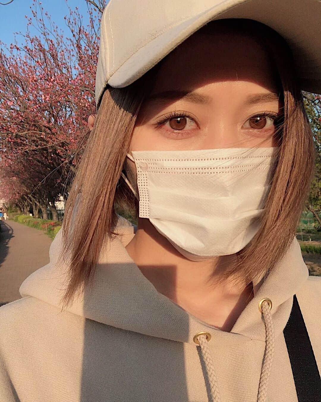 kazuki youdaのインスタグラム：「_  カラコン忘れて視界不良だった日🤷🏻‍♀️ そしてメイクは極薄な日😗 そんなスーパー行ってきますの日🛒」