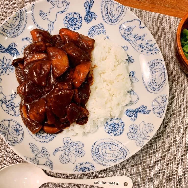 福圓美里のインスタグラム：「月1カレーの日🙂 ‪ 豚肉とにんじん、さつまいも、しめじのカレー🍛‬」