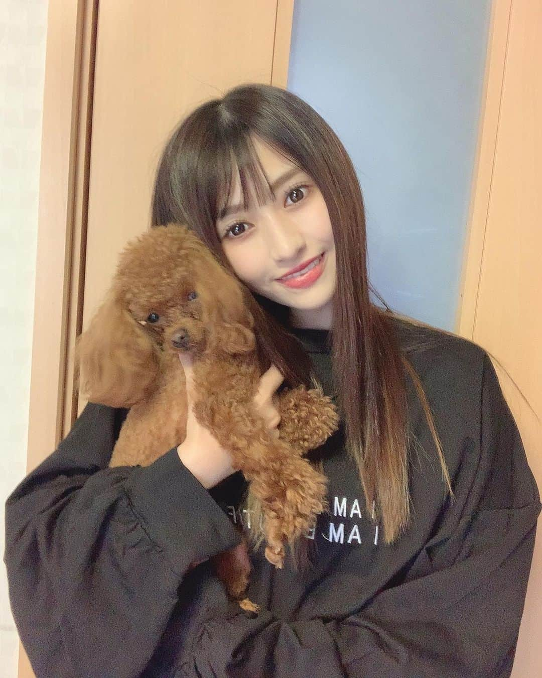 りーめろ先輩（莉音）さんのインスタグラム写真 - (りーめろ先輩（莉音）Instagram)「🐶 #おうち時間」4月26日 19時12分 - ree_mero_official