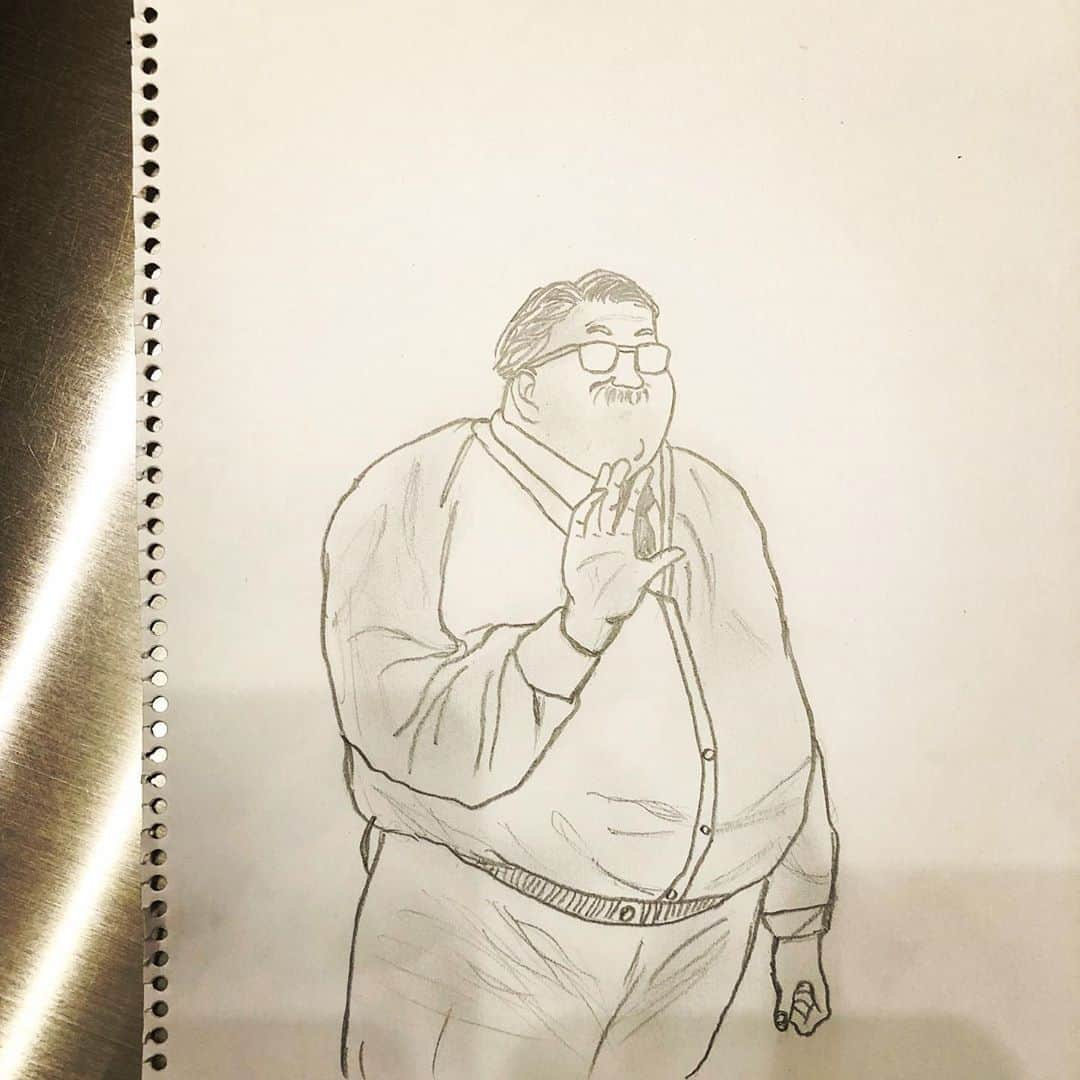 AYUMIさんのインスタグラム写真 - (AYUMIInstagram)「お家時間 ・ 今回はスラムダンク みんな 描きました ・ ・ スワイプ→→は後からしてや ・ さぁ 誰が どのキャラを描いたでしょうか？ ・ ・ 考えて 考えて 考えて ・ ・ ・ さぁ 考えて ・ ・ ・ ほな いくで〜 ・ それでは スワイプ→→して見て ・ ・ ・ スラムダンク ・ ①桜木花道 中2息子 作 ・ ②三井寿 小4娘 作 ・ ③流川楓 ワシや ・ ④安西先生 娘 作 ・ ・ 今回は娘に 薄く鉛筆で影をつけた後 指でぼかすと もっとリアルな感じの影がつけれるよ と アドバイスしたら ・ 三井寿の ワキな ワキ ワキ 脇 が マジ リアル ・ もはや モザイク レベルまで やってくれたな ・ 笑 ・ ・ おパパ🐴作は 以前ストーリーに載せて どエライ反響が来た(斬新過ぎて)ので もう一回だけ もう一回だけやで ・ ストーリーに載せるわ おパパ🐴作 鬼滅の刃  竈門炭治郎 どうぞ ・ 笑 ・ ・ で 誰が1番？ それが 大事 ・ 分かってるよね？ 誰が1番上手いか ・ なぁ ・ 前回も あんなに ワシ アピールしたのに 娘が上手いとか言う コメント ・ なぁ ・ ワシやろ？ ・ なぁーーーー ・ 笑 ・ 大人げない人 No.1 ・ ・ 笑 ・ #鉛筆#鉛筆画#鉛筆デッサン#スラムダンク#三井寿#桜木花道#流川楓#安西先生」4月26日 19時18分 - suzuchan1206