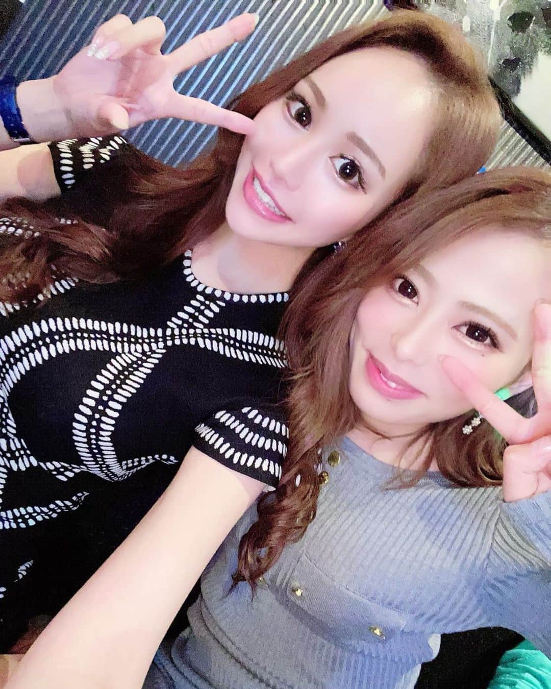 のインスタグラム：「. ファブリックのまこちゃん💕 可愛い女の子と働ける事が何よりの幸せ😌💖 .  #おうち時間 #お家時間 #おうちにいよう  #早く夏になれ  #fabric #新宿ファブリック #ファブリック #ラウンジ #キャバクラ #キャバ嬢 #歌舞伎町 #歌舞伎町キャバ嬢 #桜ゆみ #ColorHasNoGender」
