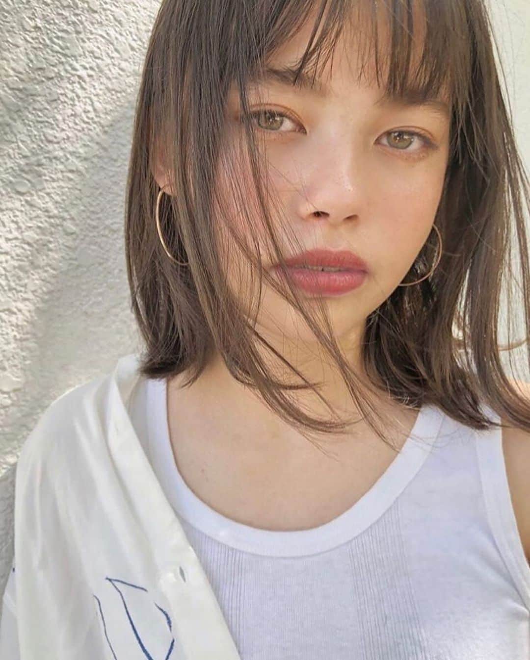 LALA公式さんのインスタグラム写真 - (LALA公式Instagram)「タグ🏷付けヘアスタイルのご紹介﻿ ﻿ ボブヘアカタログ✨﻿ ﻿ -タグ付けして頂いた素敵なヘアスタイルをRepostでご紹介させて頂いてます。-﻿ ﻿ @whyte_shiori さんありがとうございました。﻿ ﻿ —————————————————— ﻿ ﻿  LALA webサイト→「ララ ヘア」 で検索✨﻿ ﻿ LALAは、全国の厳選美容師だけを掲載するヘアカタログメディアです。﻿ ﻿ 技術、センス、サービスにこだわるプロフェッショナルが、毎日のサロンワークでお客様に提案するリアルなヘアスタイルを掲載しています。﻿ ﻿ あなたの魅力を引き出す運命の美容師をみつけてください。﻿ ﻿ —————————————————— ﻿ ﻿ ▶︎掲載をお考えのサロン様、スタイリスト様へ LALAサイト内、一番下にある「掲載をお考えの方へ」からお問い合わせください。﻿ ﻿ ▶︎インスタ内でヘアスタイルの紹介をご希望される方へ﻿ @lala__hair #lala__hair をフォロー&タグ付けください📌厳選して紹介させて頂きます。﻿ ﻿ ——————————————————﻿ ﻿  #ボブ #ボブヘアー #ボブヘア #外ハネボブ #ミディアムヘア #ミディアム #ミディアムボブ #ボブアレンジ #レイヤーボブ #ボブヘアアレンジ #ボブアレンジ #グレージュカラー #ヘアカラー #ヘアスタイル #ヘアカタログ #ヘア #アッシュグレー #ミルクティーベージュ #グレージュ #パーマ #ミディアムヘアアレンジ #暗髪 #美容室 #发型 #髮型 #髮型屋 #髮型設計 #日系髮型  #ทรงผม」4月26日 19時54分 - lala__hair