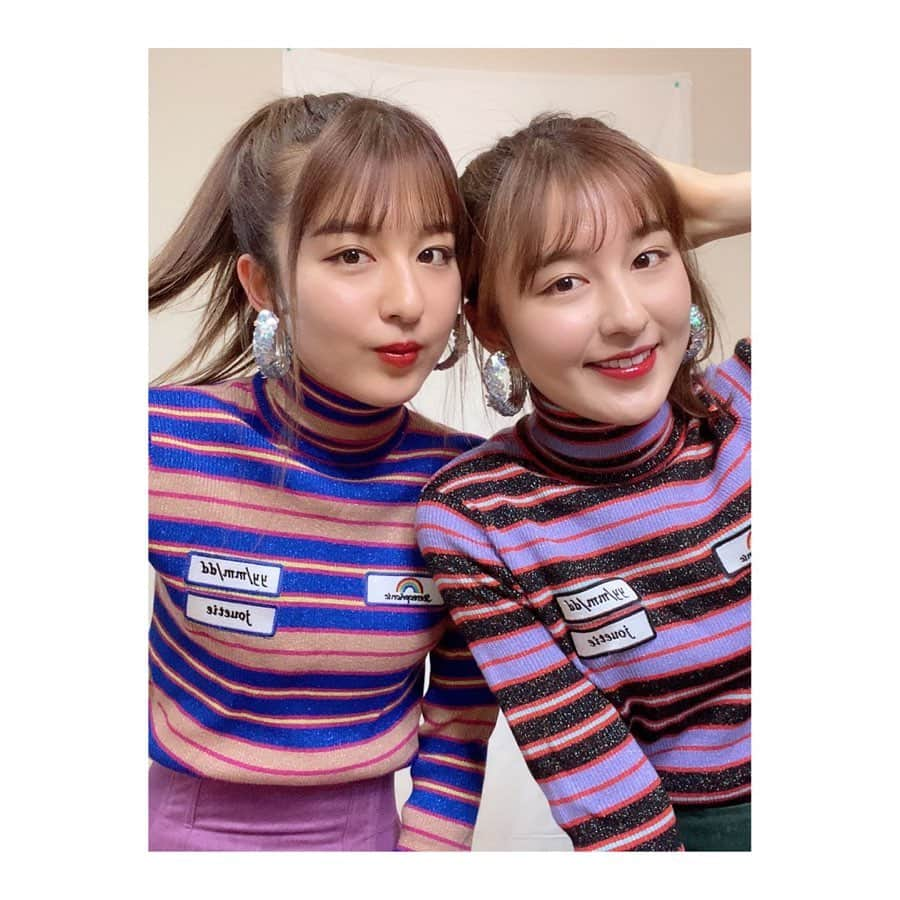 りかりこさんのインスタグラム写真 - (りかりこInstagram)「こんばんは🌙 今日も元気なりかりこです！ YouTubeは見てくれましたか？♡ 久しぶりのファッション動画で 年代別コーデに挑戦したよ👗 コーデを組むのも1時間以上悩んで 撮影もがんばったので、 是非見て欲しいです！🤣 そして、TikTokバージョンもアップしたのでそれも是非♥️ ではまた21時にLINELIVEで会いましょう！ . #リカリコグラム #りかりこ #双子#ツインズ #ファッション#コーデ#コーディネート #双子コーデ#お揃いコーデ #YouTube#TikTok」4月26日 20時02分 - rikariko_official