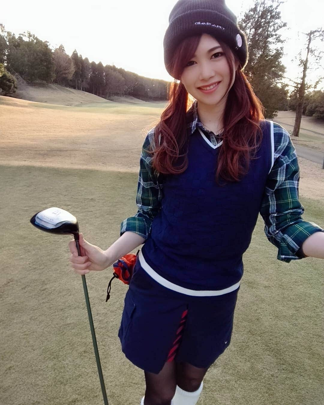 一ノ瀬奈々さんのインスタグラム写真 - (一ノ瀬奈々Instagram)「． ． ． ちまちま習得したゴルフ⛳ もう全然やってないからまた振り出しに戻る😂😂 家に練習場作りたいよー🤣🤣 皆さんのゴルフ投稿見てイメトレと、パター練習極める⛳ ． ． #過去pic #感謝の気持ちは自粛しない #コロナに負けるな #おうち時間 #いつもありがとう #ゴルフスクール #ゴルフ #ゴルフレッスン #ゴルフ女子 #ゴルフコーデ #ゴルフファッション #ツインテール #ゴルフ場 #ゴルフ好き #ゴルフ好きな人と繋がりたい #golf⛳️ #ゴルフスイング #ゴルフ初心者 #フリーモデル #企業モデル #広告モデル #撮影モデル #一ノ瀬奈々 #モデル #女子力 #モデル体型 #広告 #カメラ  #portrait #photo #photo」4月26日 20時04分 - 2008sn2010