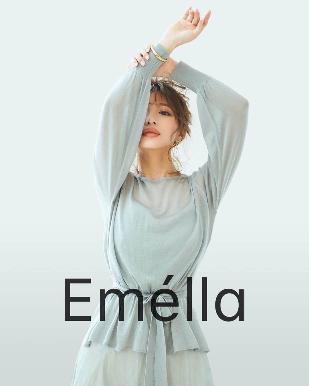 RabichePowのインスタグラム：「@miyu.61  ついにみゆさんプロデュースの アパレルブランド 【 Emélla 】がOpen🧡✨ @emella_tokyo . 今だから余計に思うけど こんな明るいニュース届けてくれる みゆさんはやっぱりすごいな😂💕 . いろいろ思い出してたら 自分のブランドを持ちたいという夢を 聞いていつも自分も頑張らないと って思わせてもらってた🥰 . それがいつの日か、夢の話が..... . 仕事で会ったとき 東京でご飯行ってたとき 北海道の電車の中、、、😂💚 . いつの間にか夢を叶えるための 準備の話に変わってて . それを遂に実現させるところを見れて 自分の事のように嬉しい♡ . みゆさんのまわりは 伊藤実裕だから一緒に仕事したくなる。 支えたくなる、応援したくなるんだと思う😍 . 今からが本当のスタート❤️ . お洒落なお洋服、私も早く着てみたいし 衣装としても映えるだろうな☺️ . これから楽しみ💕 .  https://prtimes.jp/main/html/rd/p/000000027.000029866.html . . #伊藤実祐 #みゆちゃい#ヘアメイク#ファッション」