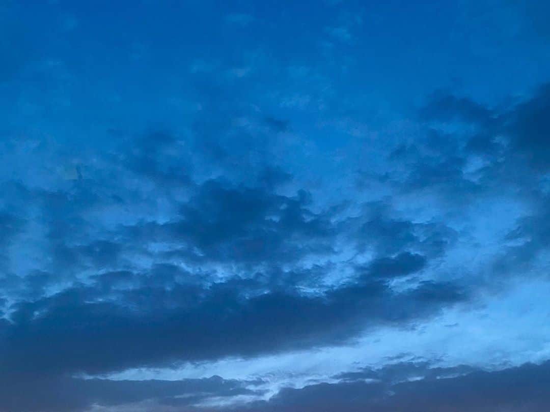 稲垣吾郎さんのインスタグラム写真 - (稲垣吾郎Instagram)「そして、みんなのいる場所からはどんな空が見えていたのだろう。」4月26日 21時05分 - goro_inagaki_official