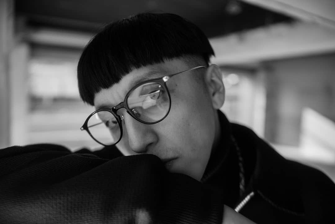 BASI（バシ）のインスタグラム：「. 2019.12.XX 📸 ＴＨＥ ＳＨＯＷ photographer_ @seiya_uehara stylist_ @naked_tokyo  #切愛 #愛のままに」