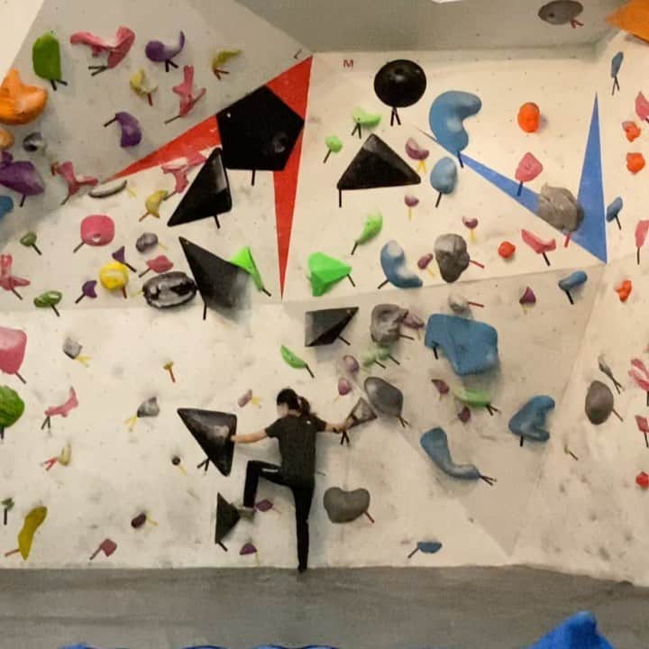 ホン・イン・リーのインスタグラム：「#黑色系  @thenorthface_tw」