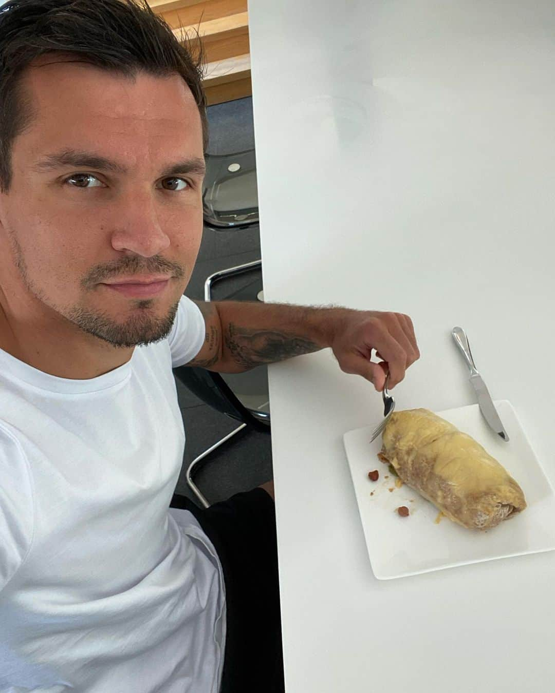 デヤン・ロヴレンさんのインスタグラム写真 - (デヤン・ロヴレンInstagram)「Enchilada 🇲🇽👌🏻」4月26日 22時12分 - dejanlovren06