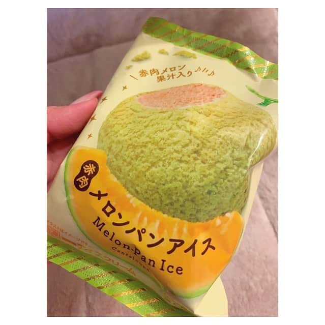 福本愛菜さんのインスタグラム写真 - (福本愛菜Instagram)「これ美味しいよね😍 . メロンパンってつくとメロンパン同盟思い出す☺️. 懐かしいなあ💓 . みんな元気かな〜🥺 . #メロンパンアイス #メロンパン #アイス #🍈 #メロンパン同盟」4月26日 22時06分 - aina_fukumoto