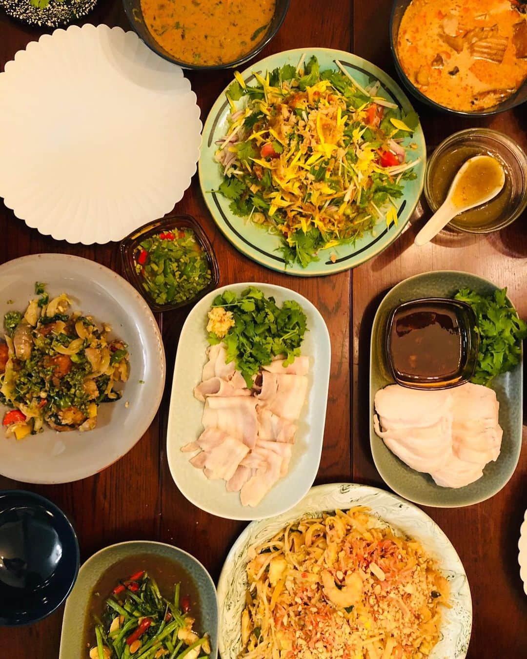 ノブ さんのインスタグラム写真 - (ノブ Instagram)「世界一好みのタイ料理がありました。 吉祥寺　クゥーチャイ。 #美味しかったテイクアウト #めちゃくちゃ美味かった #タイよりタイ #次はお店でいただきます」4月26日 22時26分 - noboomanzaishi
