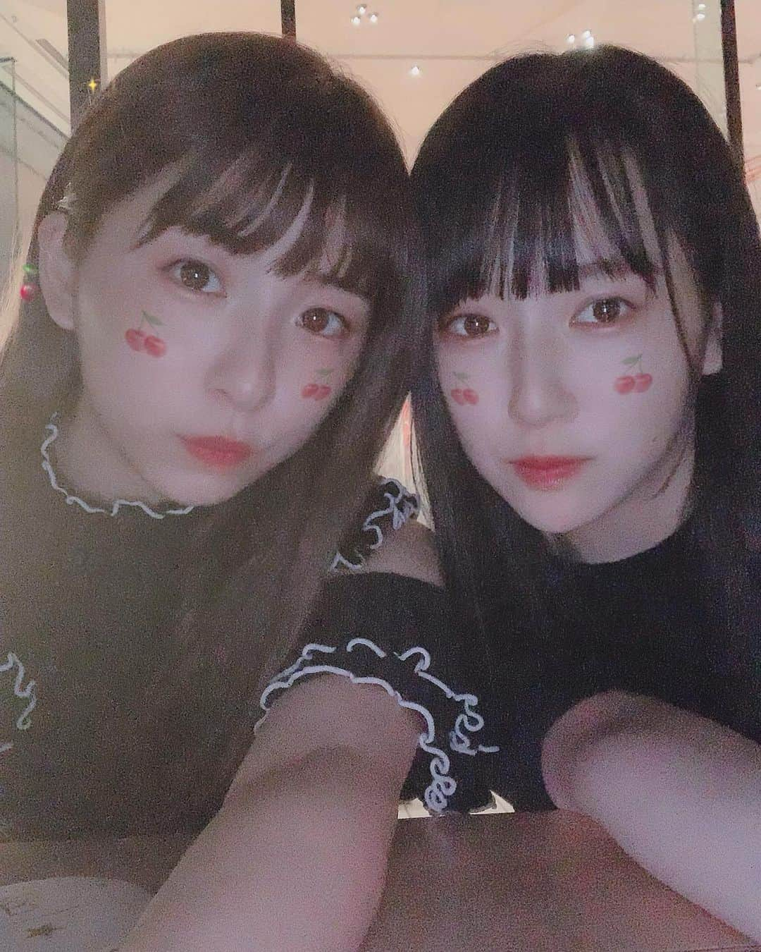 越智ゆらの（ゆらゆら）さんのインスタグラム写真 - (越智ゆらの（ゆらゆら）Instagram)「だいすきな友達達にも早く会いたいなと想う日々、、懐かしい写真見漁ってる🤳」4月26日 23時17分 - yula1018