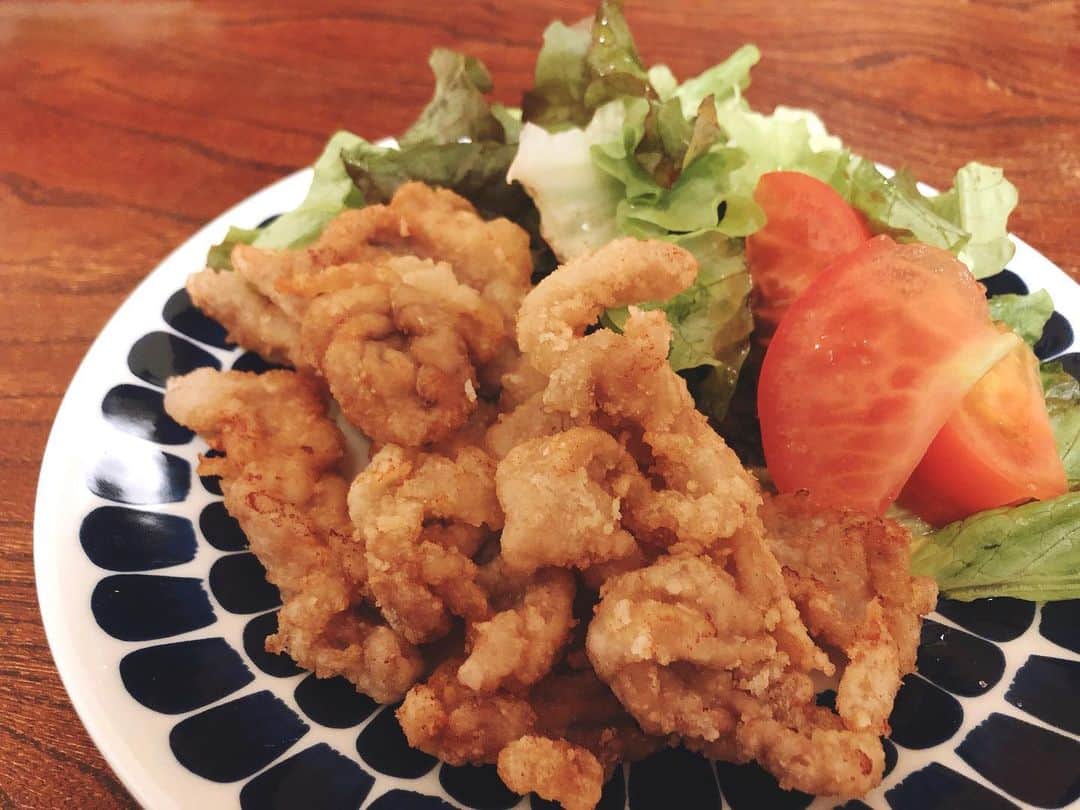 土井コマキのインスタグラム：「3WAYポーク🐷 金土日の晩ごはんで、ちゃんと3WAYに展開したよー。おみそはんサンキュー♡揚げ物苦手でもちゃんと美味しく揚げれた！ みなさんはどうですか？ #802tap 水木サイドでもご報告お待ちしてますね。 #ジャスタジスイ  #3wayポーク」