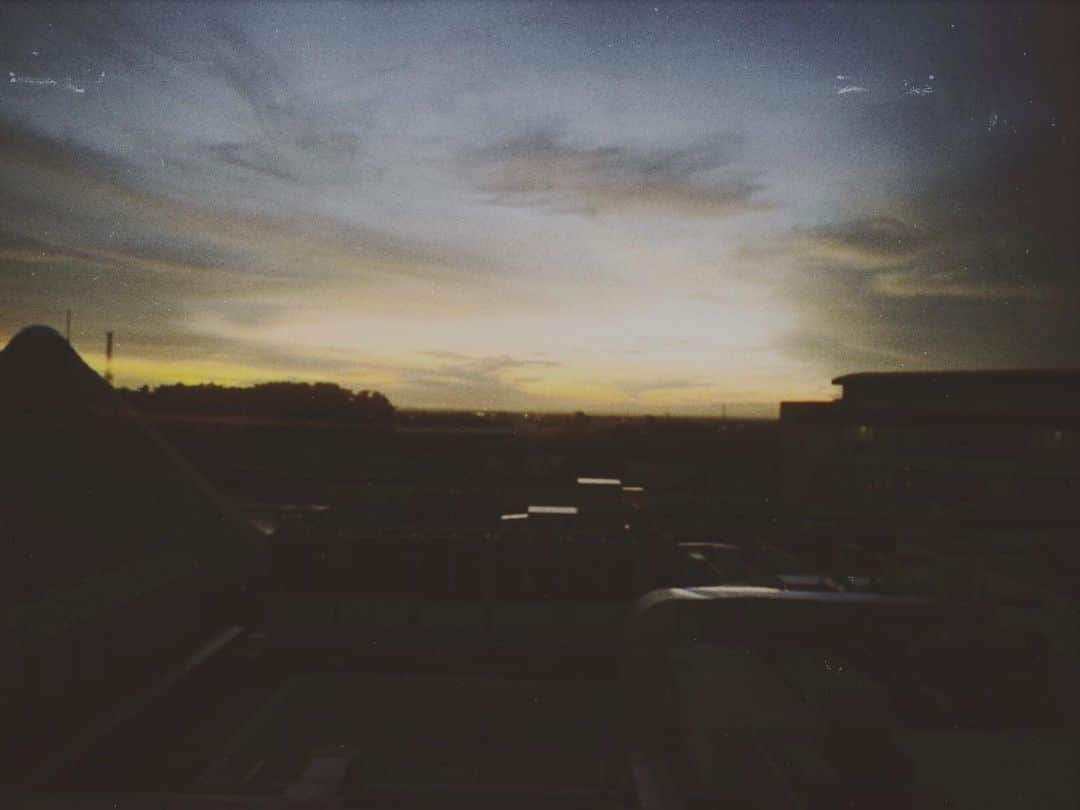のインスタグラム：「#throwback #summer #2019 #august #eveningsky #staysafe #tokyo」