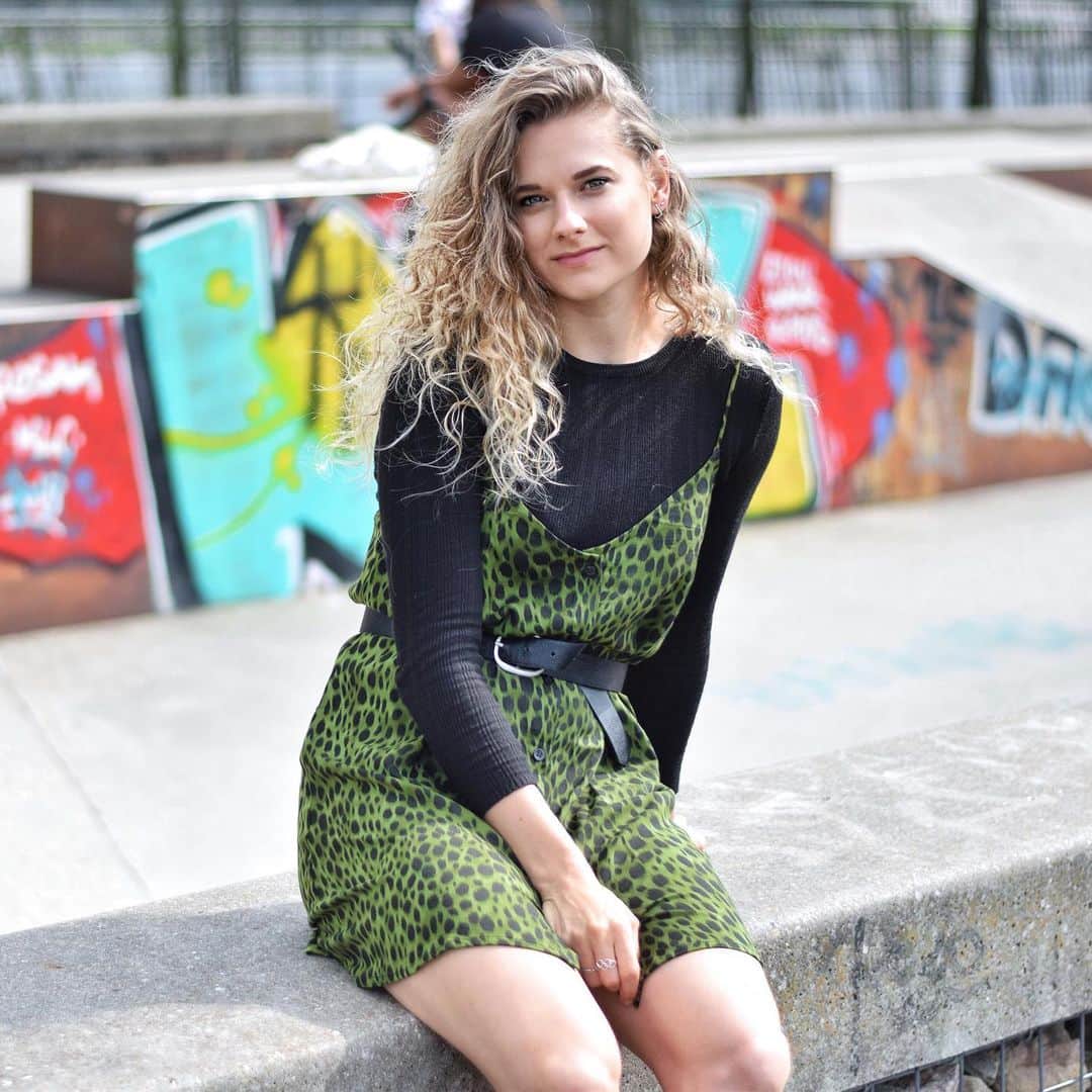 ラウラ・デ・ウィットのインスタグラム：「Better days are coming, just have to be patient 💚」