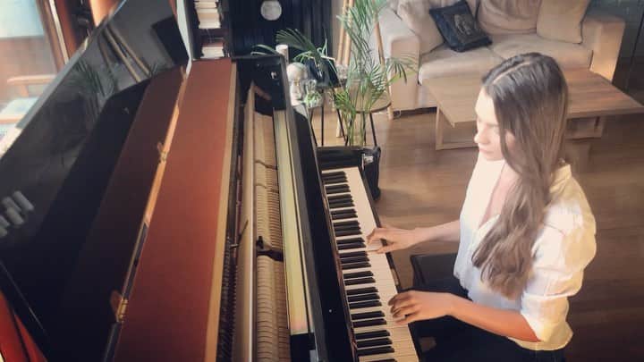 Leyla Lydia Turgutluのインスタグラム：「iyi dinlemeler umarım seversiniz🙏Für Elise (igtv sığmadığını fark ettim böyle oldu artık bir dahakine😘)」