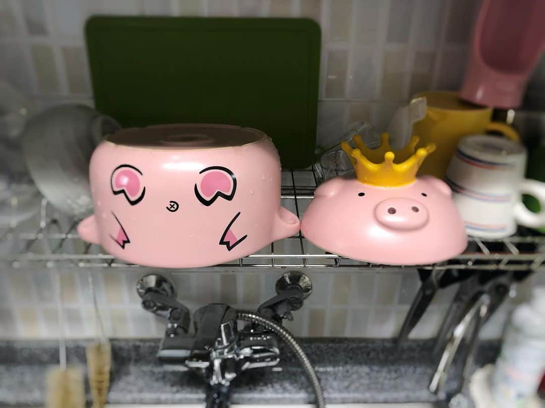 ユン・セアさんのインスタグラム写真 - (ユン・セアInstagram)「#pinkpig #dayoff 😈 고생했어..토닥토닥」4月27日 10時41分 - loveyoonsea