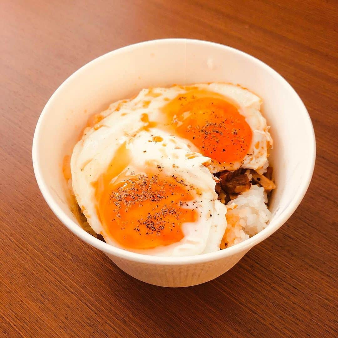 中村貞裕さんのインスタグラム写真 - (中村貞裕Instagram)「#takeout #tacubo #焼き豚たまご飯 #stayhome_tgo」4月27日 10時48分 - transit_nakamura