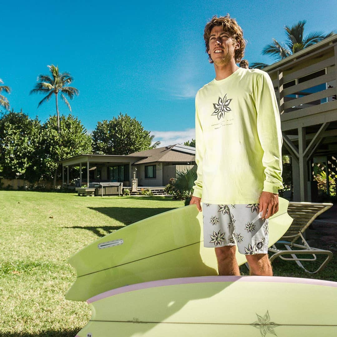 VolcomJapanさんのインスタグラム写真 - (VolcomJapanInstagram)「新コレクション  @volcom X Ryan Burch ( @bobbersandsinkers )の  BURCH STONEY 19 " TWR！  A Ryan Burch Experiment, 「Unparallelled Minds of a Parallel Universe」販売中！📲 Tap to Shop !! #TrulyDefined #TrueToThis #VolcomJapan #Volcom  #ボルコム」4月27日 10時59分 - volcomjapan