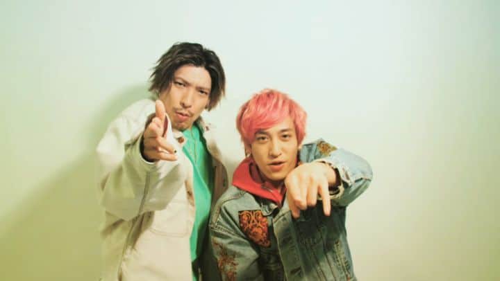 のインスタグラム：「#EXIT がNYLON guys JAPANの表紙を飾る6月号は本日発売✨ 今号は最⾼にポジティヴに、⾃分らしくいるための１冊💓 バイブスいとあがりけり☝🐊💫🦄🎉 www.nylon.jp/NYLON193  @rinxbabygang  @kanechikadaiki  @nylonguysjapan  #NYLONJAPAN #NYLONguysJAPAN #本日発売 #北村匠海 #浜辺美波 #EXIT」