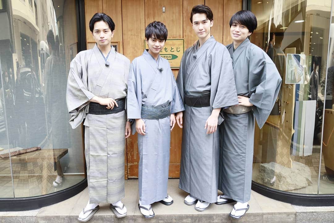 フジテレビONE/TWO/NEXTのインスタグラム：「Sexy Zoneの冠番組！ 銀座の着物屋で、大人の男なら身に付けたい「粋」を学ぶ！  #SexyZoneの進化論　粋・前編 📆5/8(金)23:30 📺フジテレビTWO  #中島健人　#菊池風磨　#佐藤勝利　#マリウス葉　#セクシーゾーン #セクゾ #セクエボ」
