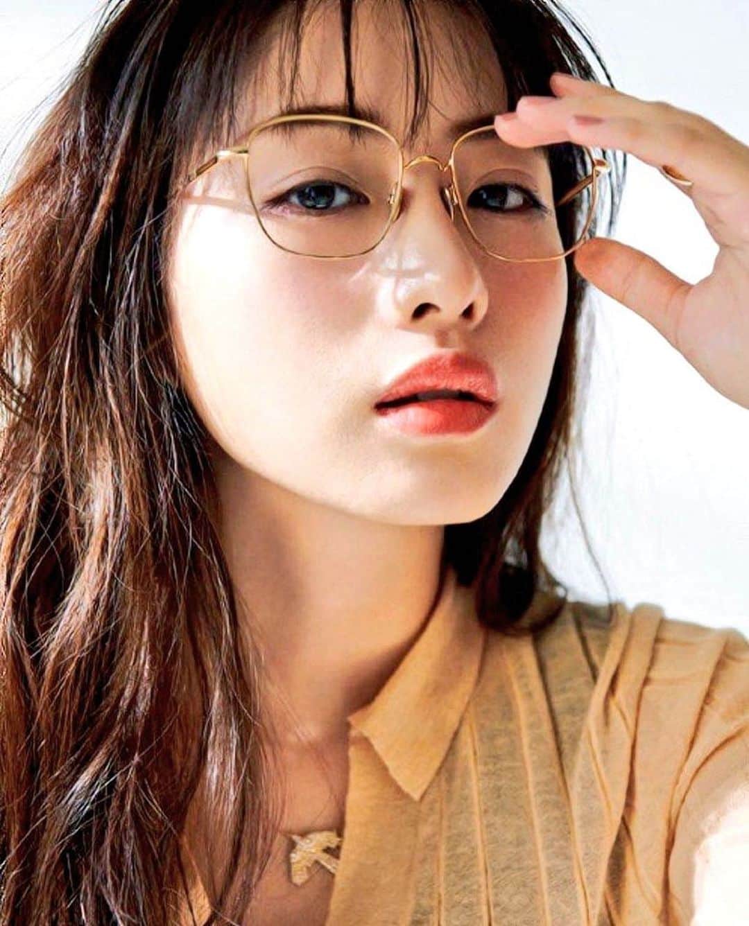 石原さとみ ファンアカウントさんのインスタグラム写真 石原さとみ ファンアカウントinstagram メガネ集 石原さとみ メガネ 雑誌 前髪あり ロング 4月27日 11時26分 Ishihara Satomi719
