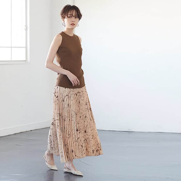 titivateさんのインスタグラム写真 - (titivateInstagram)「≪newitem≫ . #クルーネックノースリーブリブニット 【5color】￥1,990+tax (AVXP2655) ◆画像をタップすると商品ページがご覧いただけます。 . . #titivate #ティティベイト #トップス #ニット #ノースリーブトップス  #ノースリーブニット #リブトップス #春ニット #春コーデ #2020SS #ファッション #fashion #プチプラ #コーデ #ファッション通販 #onlineshop . ▼titivate(ティティベイト)はこちら▼ @titivatejp ▼ur's(ユアーズ)はこちら▼ @urs_official ▼seadress(シードレス)はこちら▼ @seadress_official」4月27日 11時23分 - titivatejp